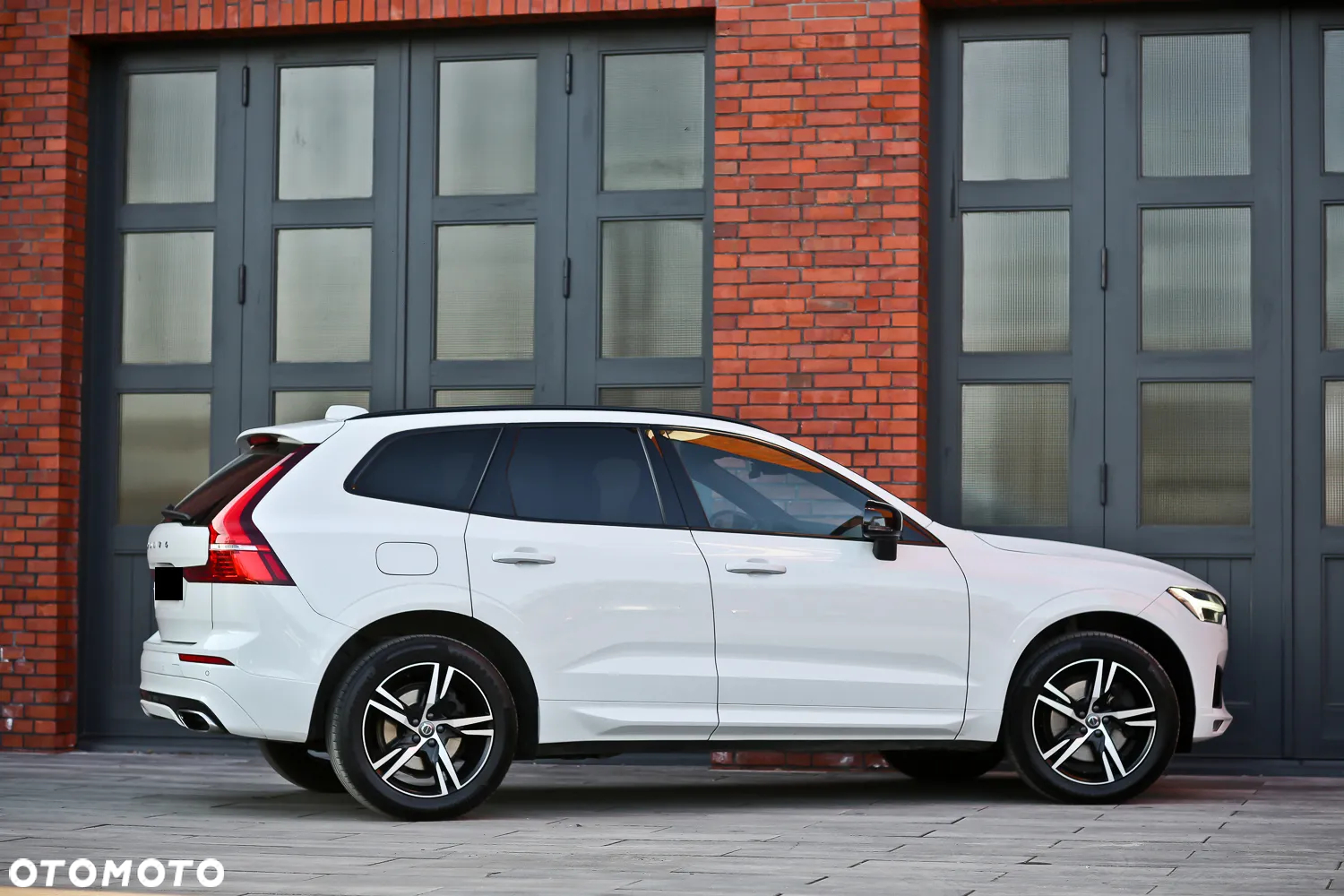 Volvo XC 60 D5 AWD Geartronic RDesign - 17