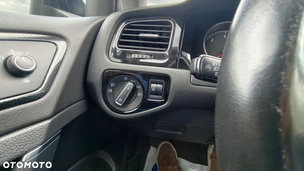 Volkswagen Golf 1.6 TDI Highline DSG - 20