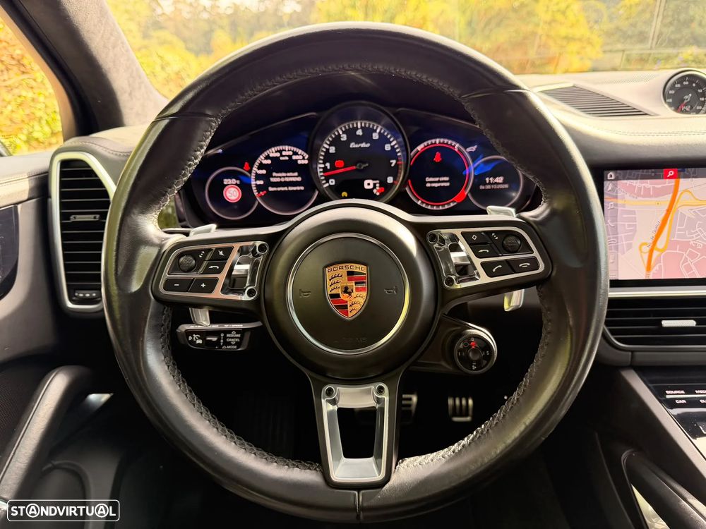 Porsche Cayenne Turbo - 12