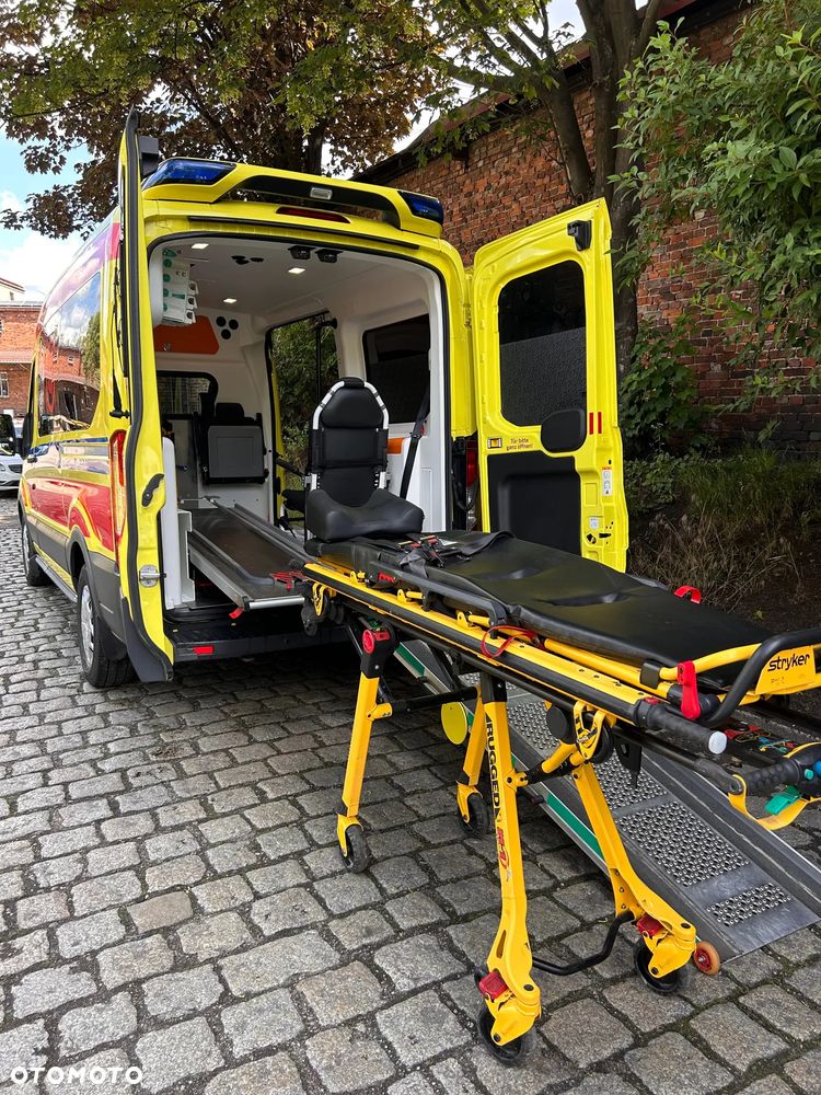 Ford Transit - 25