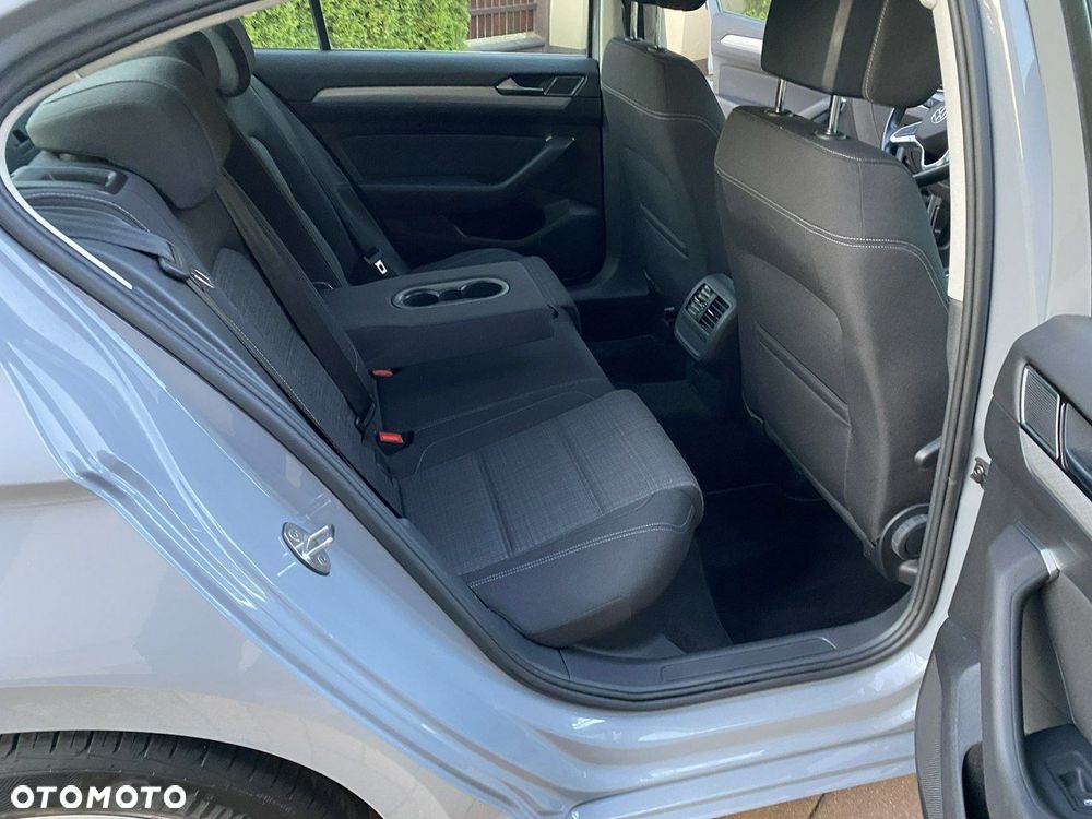 Volkswagen Passat 2.0 TSI Business DSG - 35
