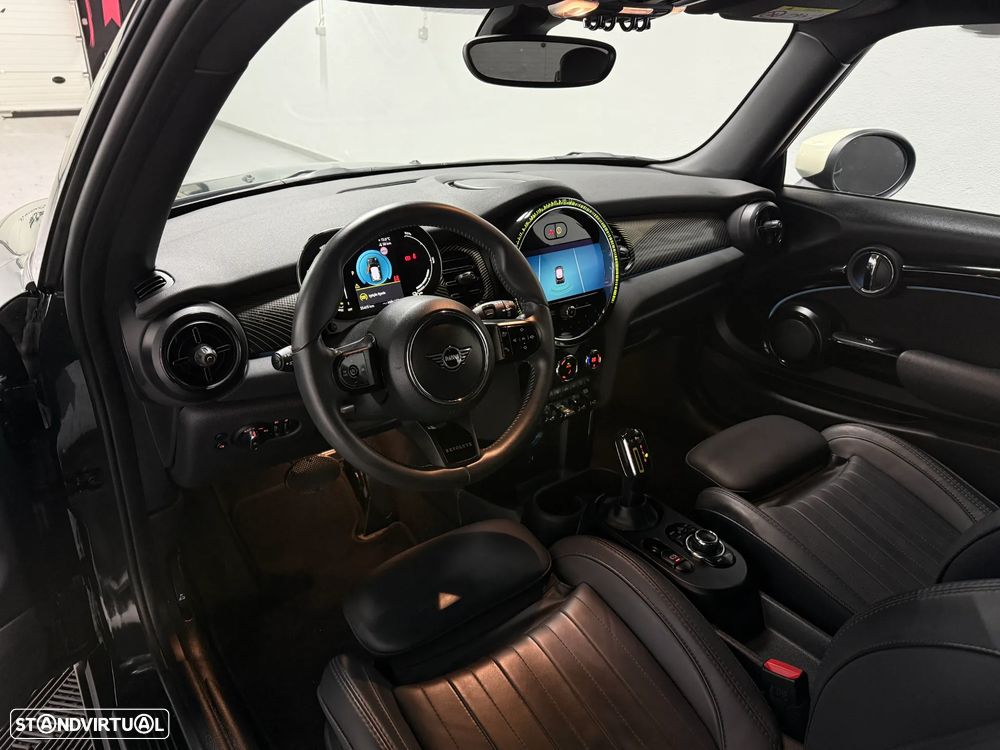 MINI 3 Portas Cooper SE Resolute Edition - 26