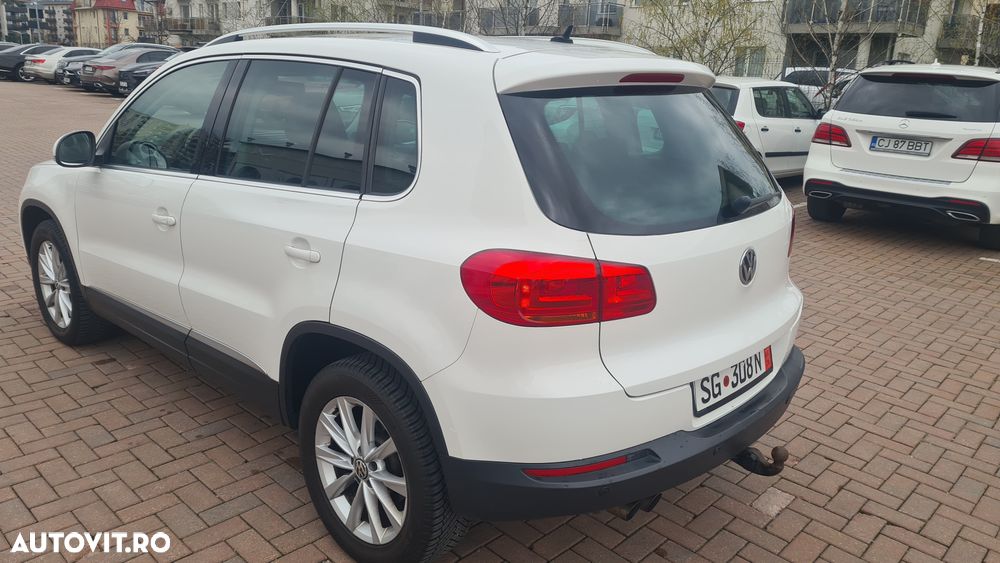 Volkswagen Tiguan 2.0 TDI DPF BlueMotion Technology Exclusive - 16