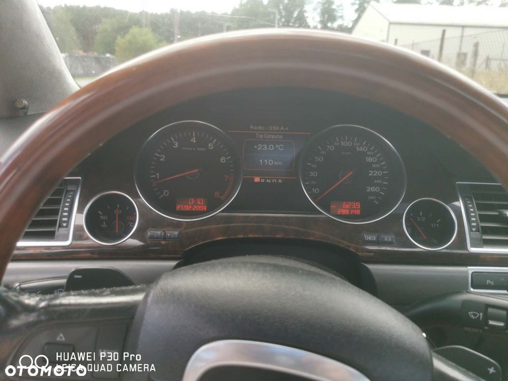 Audi A8 4.2 Quattro - 9
