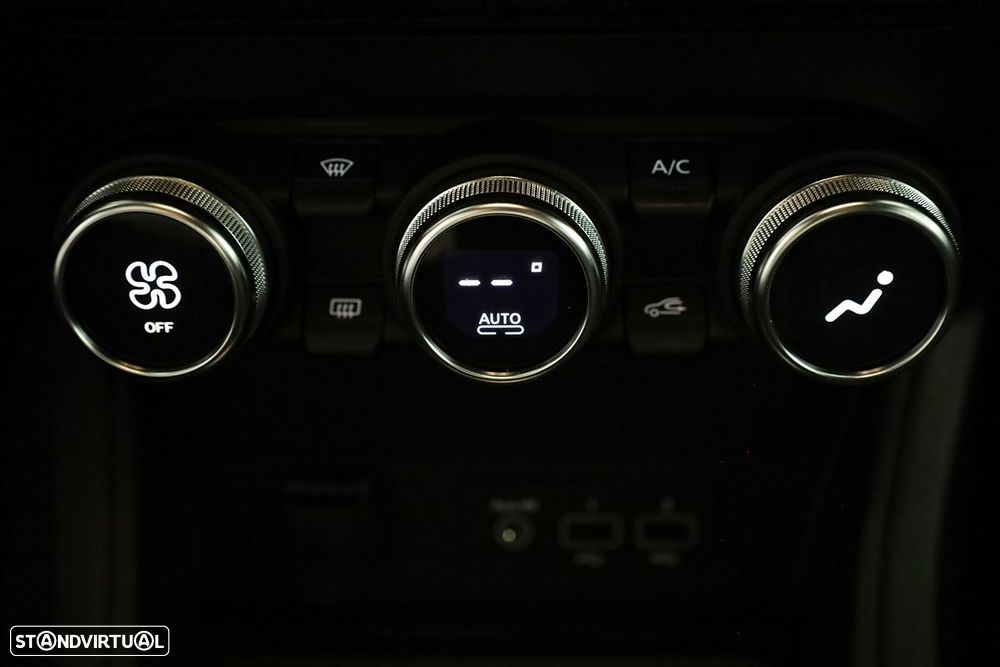 Renault Captur 1.0 TCe Techno Bi-Fuel - 13