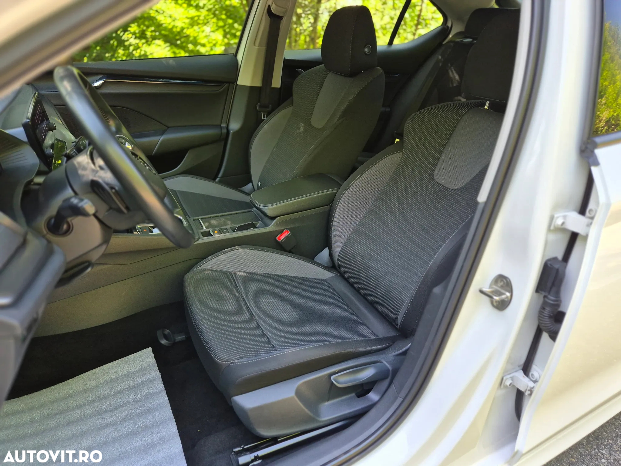 Skoda Octavia 2.0 TDI DSG Ambition - 12