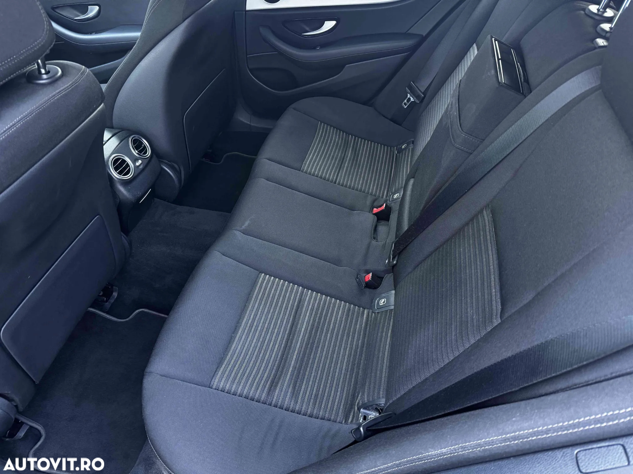Mercedes-Benz E - 16