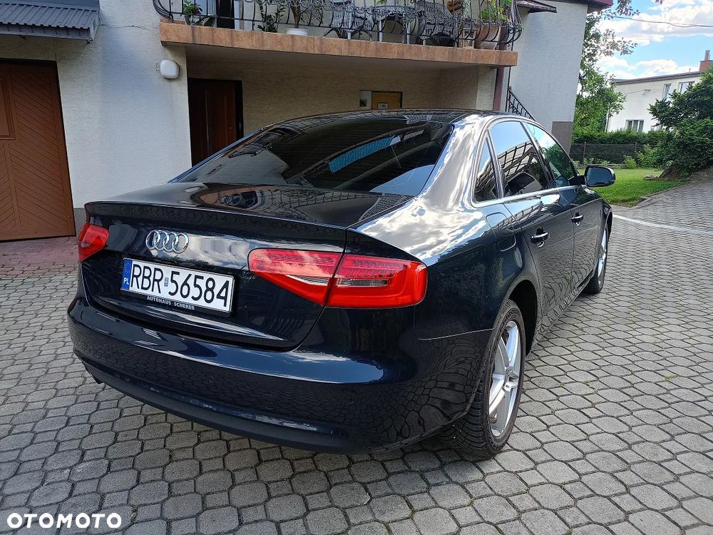 Audi A4 Limousine 2.0 TDI DPF multitronic Ambiente - 5