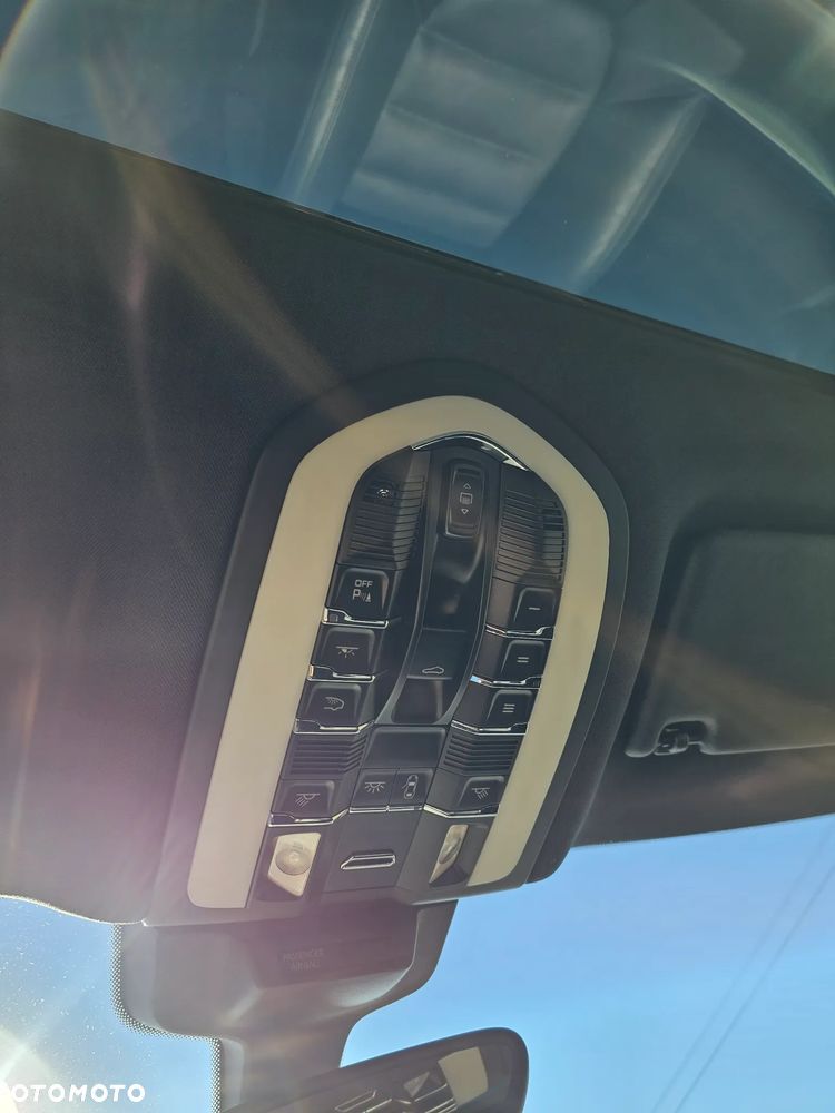 Porsche Macan S - 17