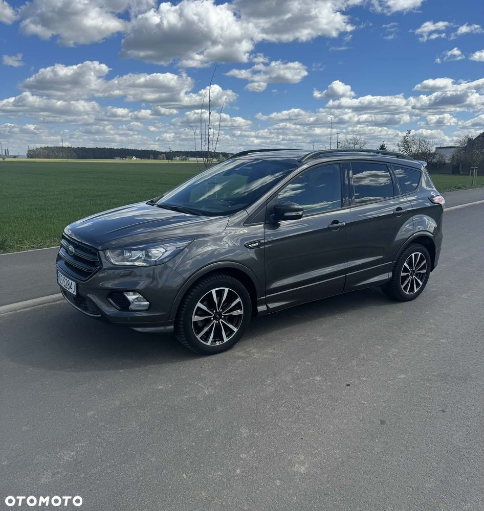 Ford Kuga 1.5 EcoBoost 2x4 ST-Line - 1