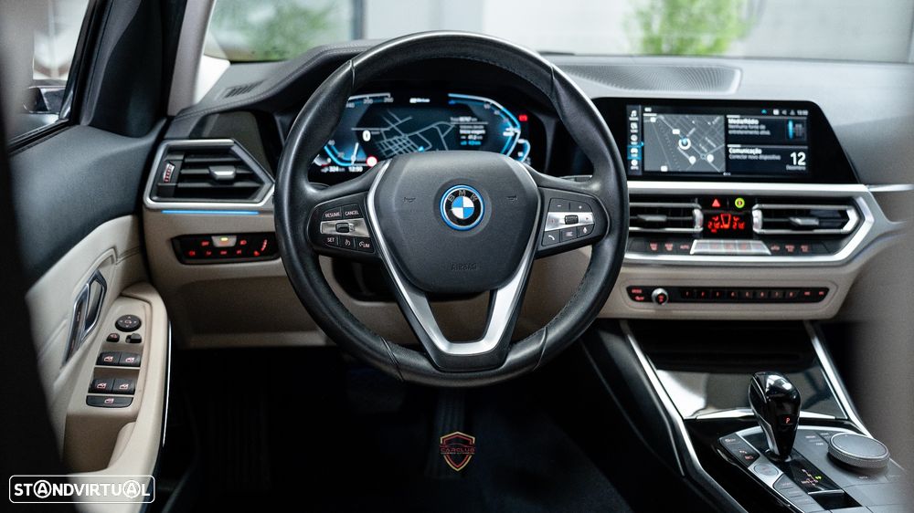 BMW 320 e Touring Line Luxury Auto - 24