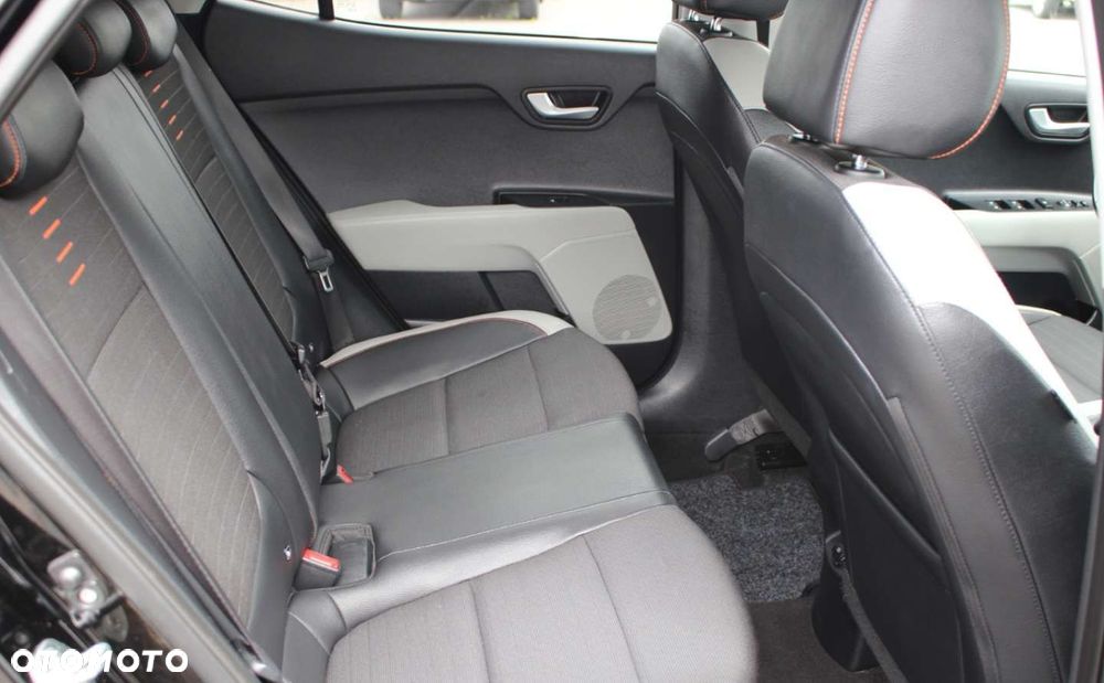 Kia Stonic - 21