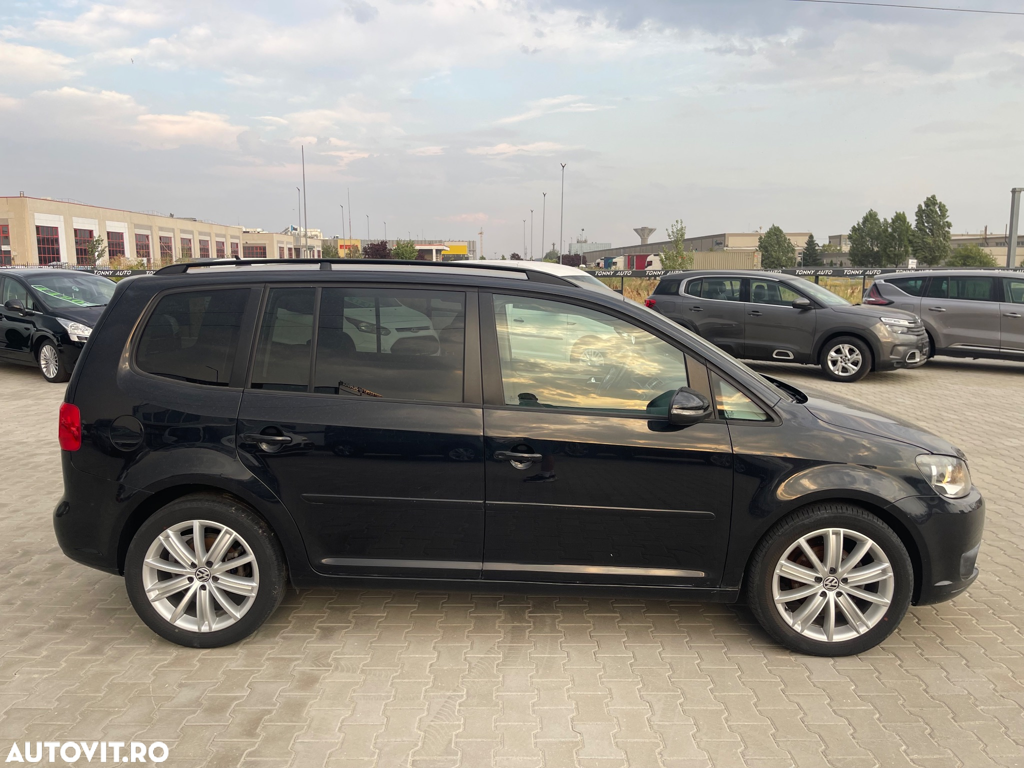 Volkswagen Touran 1.6 TDI DPF BlueMotion Technology Comfortline - 5