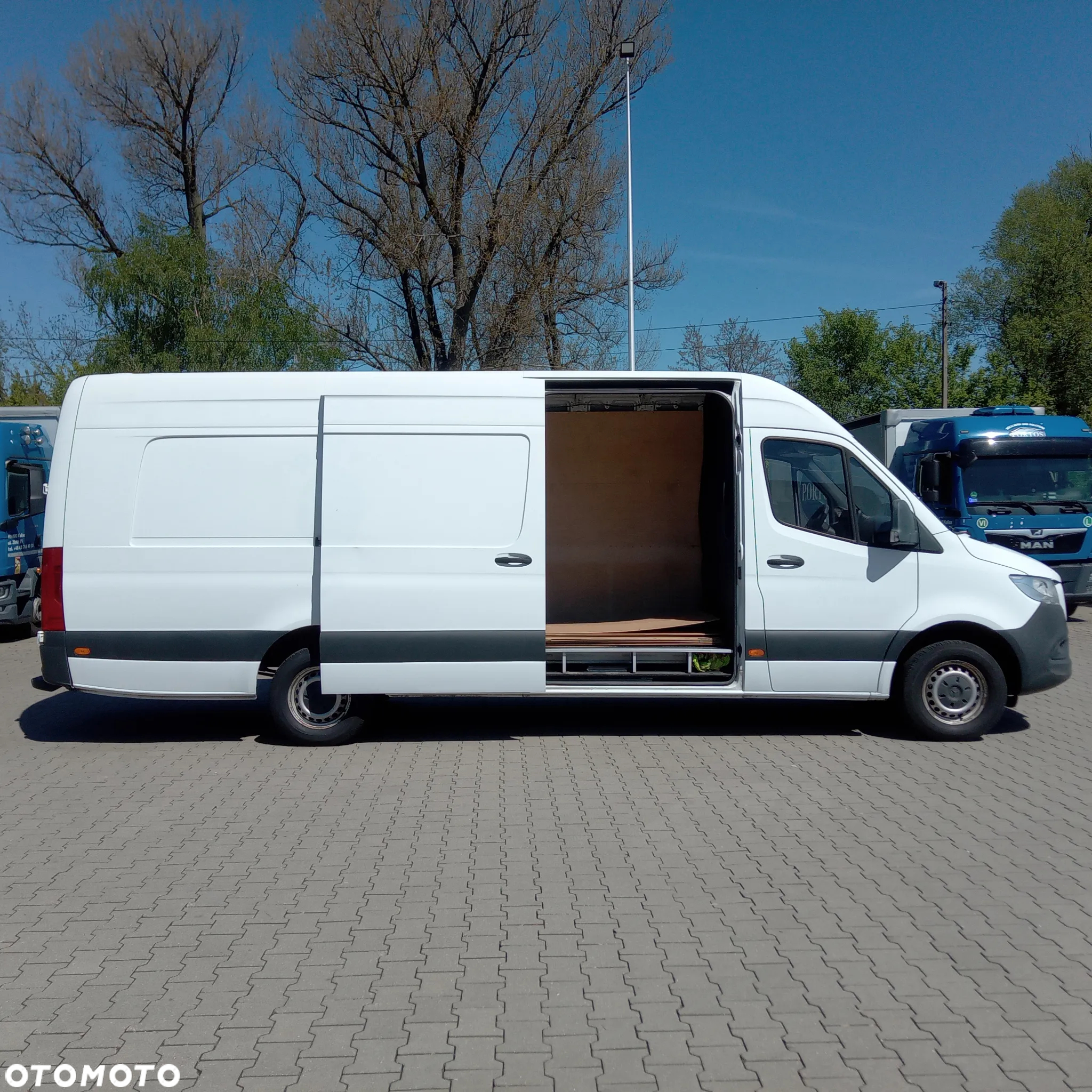 Mercedes-Benz Sprinter - 3