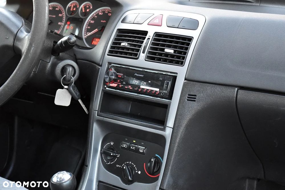 Peugeot 307 1.4 XR - 14