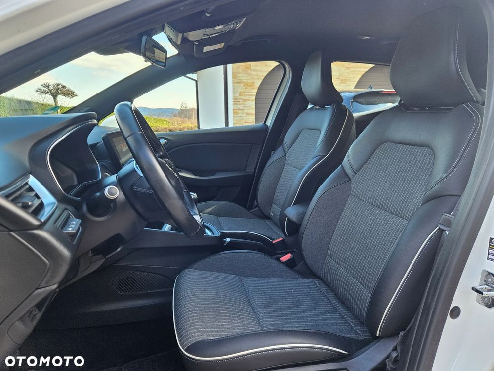 Renault Clio TCe 100 INTENS - 23