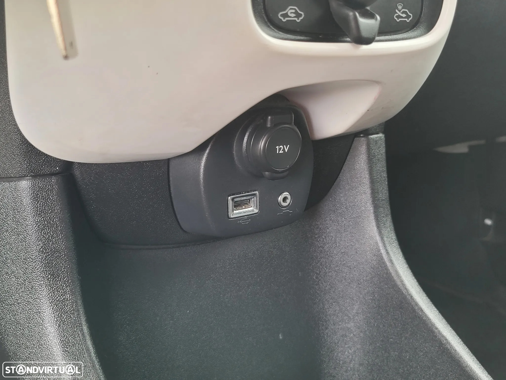 Peugeot 108 1.0 VTi Style - 24