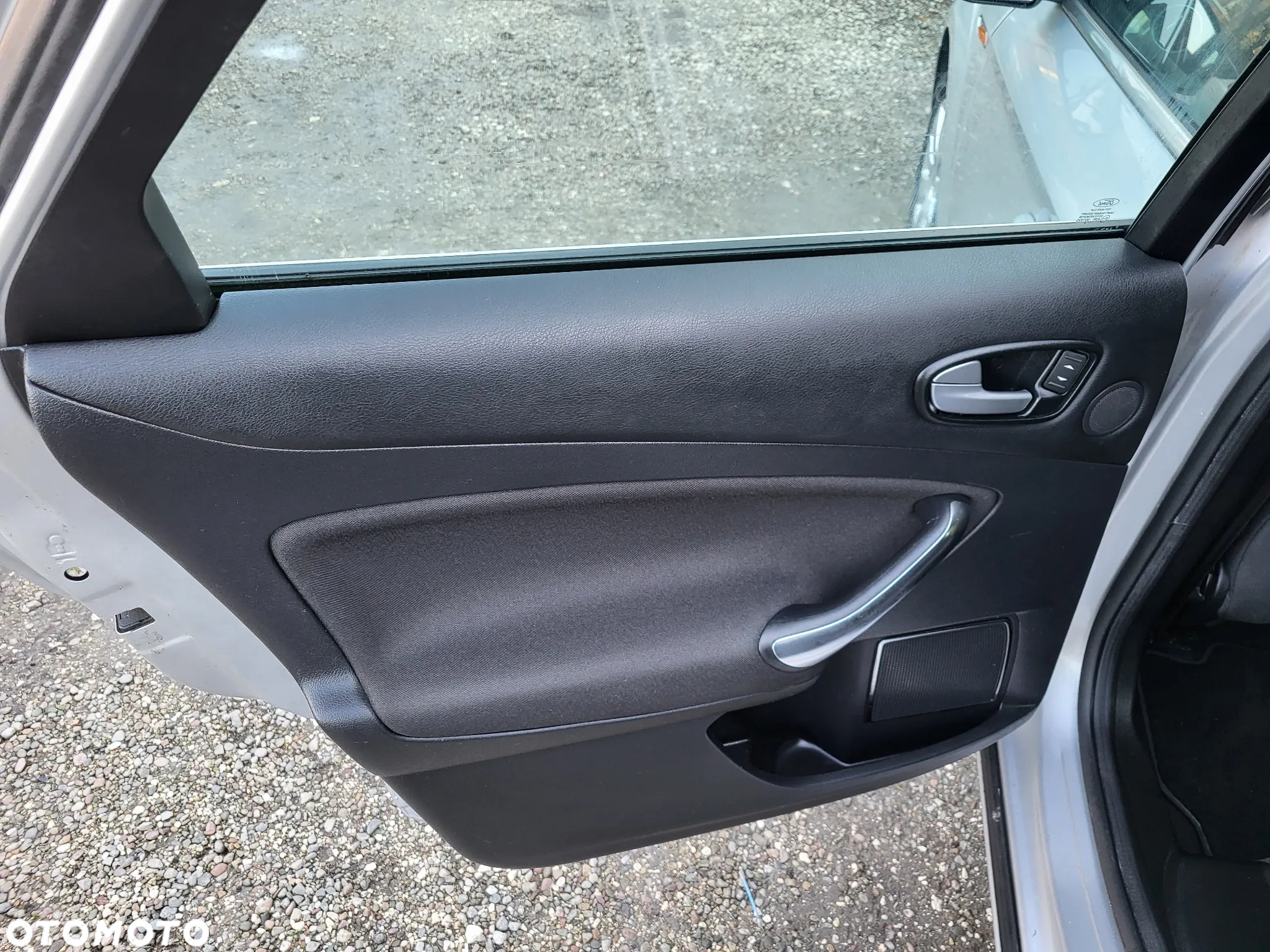 Ford Mondeo 2.0 FF Ghia - 22