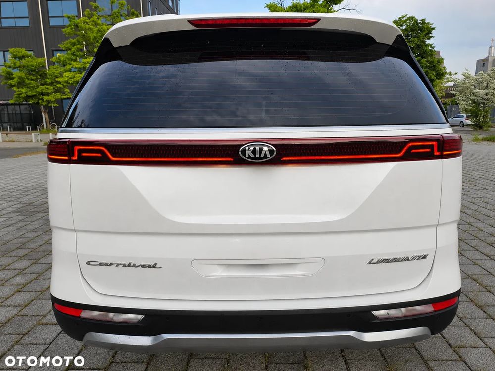 Kia Carnival - 7