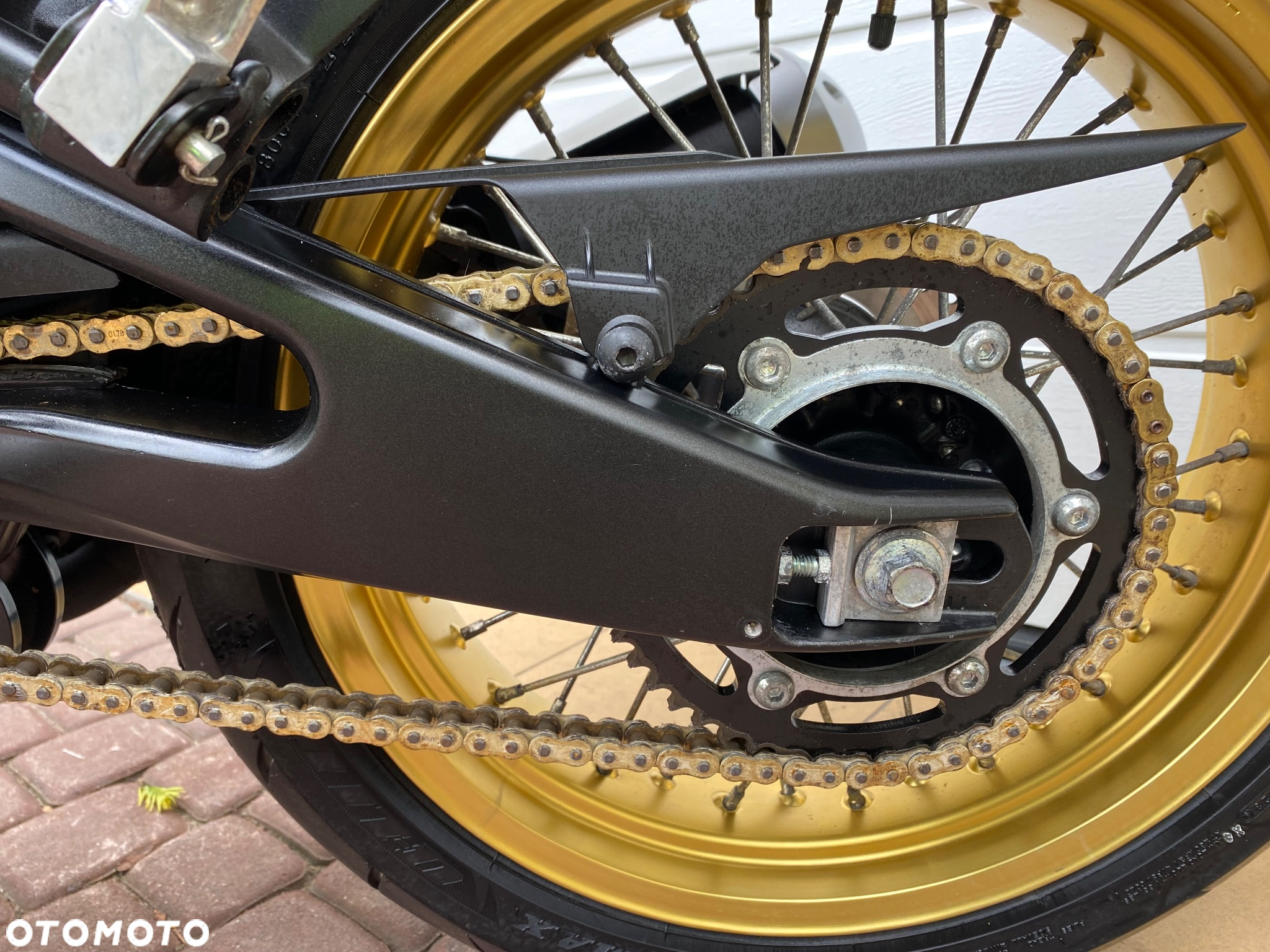 Yamaha XSR - 16