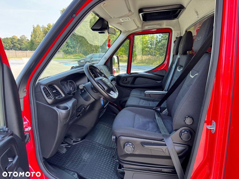 Iveco Daily 2022r‼️50C18‼️3.0 Plandeka 12 Palet 2x Firanka‼️Wysokość rampowa Full LED na bliźniaku Salon Polska Poduszki Pneumatyczne 5,12x2,5x2,35 z tyłu drzwi Spojkar 3.5T - 15