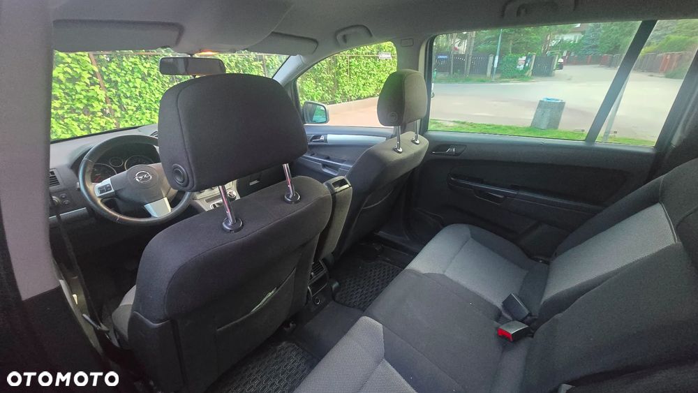 Opel Zafira 1.6 - 10