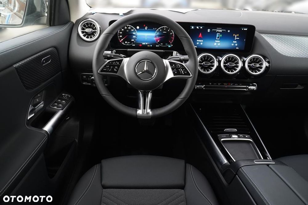 Mercedes-Benz GLA 200 mHEV Progressive 7G-DCT - 22