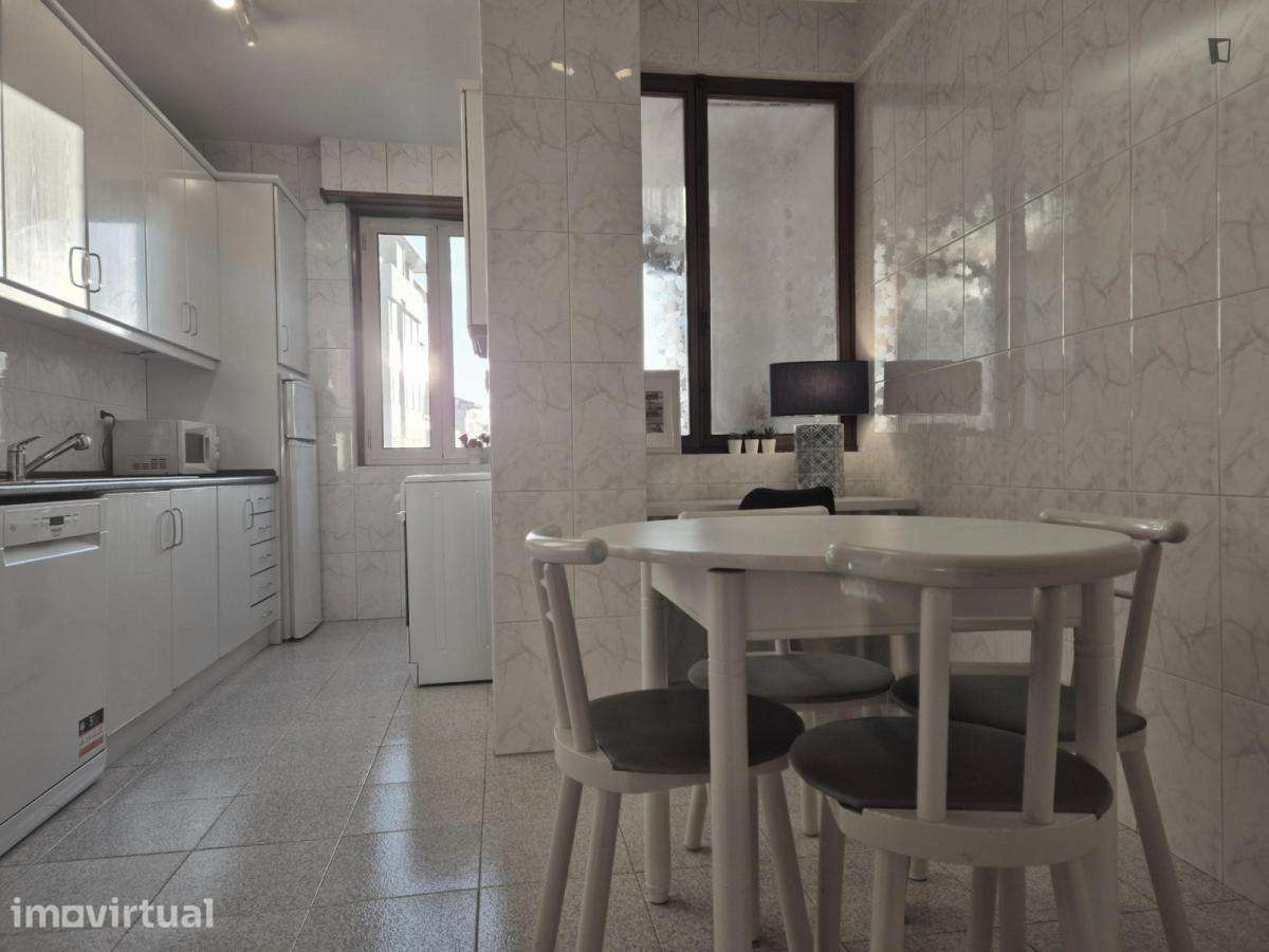 Apartamento com 2 quartos - localizado em Cedofeita Porto - Grande imagem: 5/28