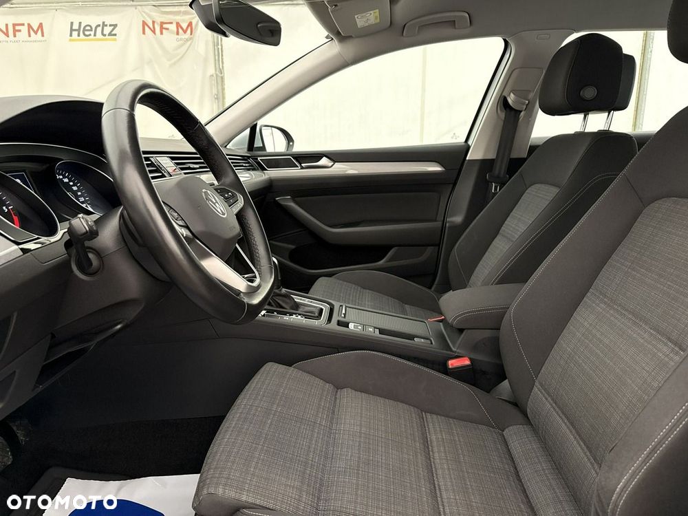 Volkswagen Passat - 13