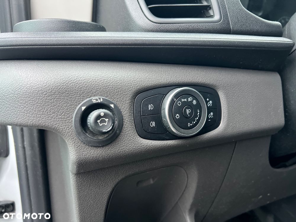 Ford Transit - 25