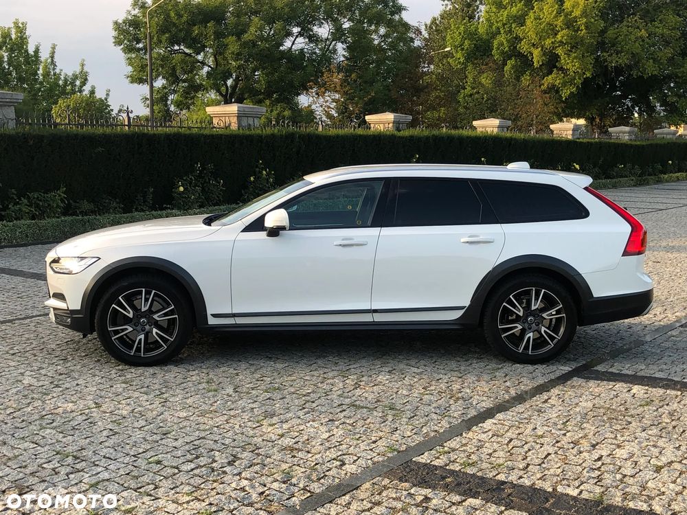 Volvo V90 Cross Country - 4