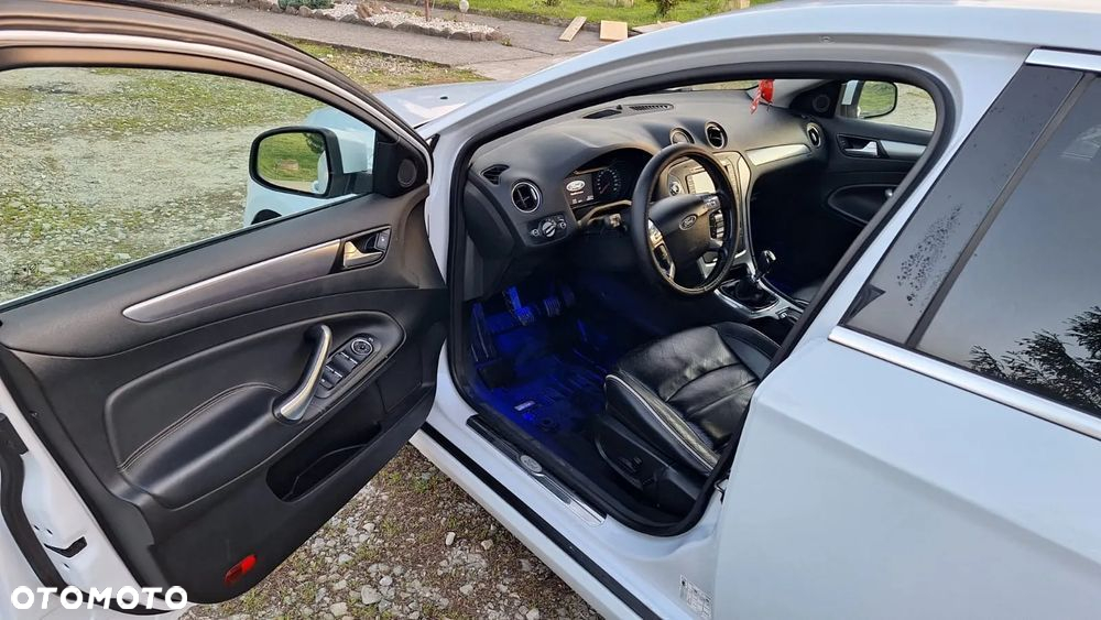 Ford Mondeo 2.0 TDCi Titanium - 22