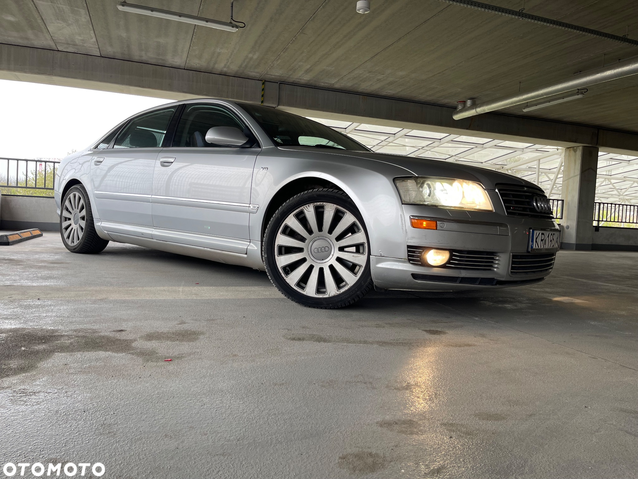 Audi A8 4.2 L Quattro - 11