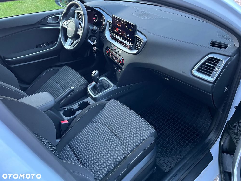 Kia Ceed 1.5 T-GDI M - 11
