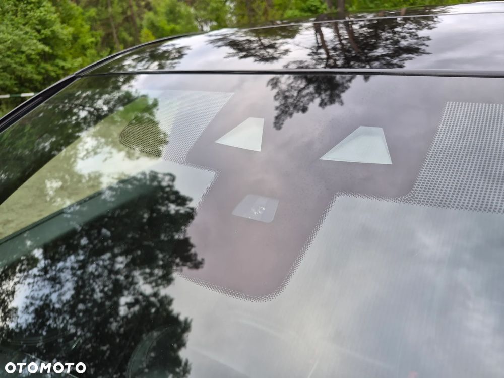 Jaguar E-Pace 2.0 P250 mHEV AWD R-Dynamic Black - 26