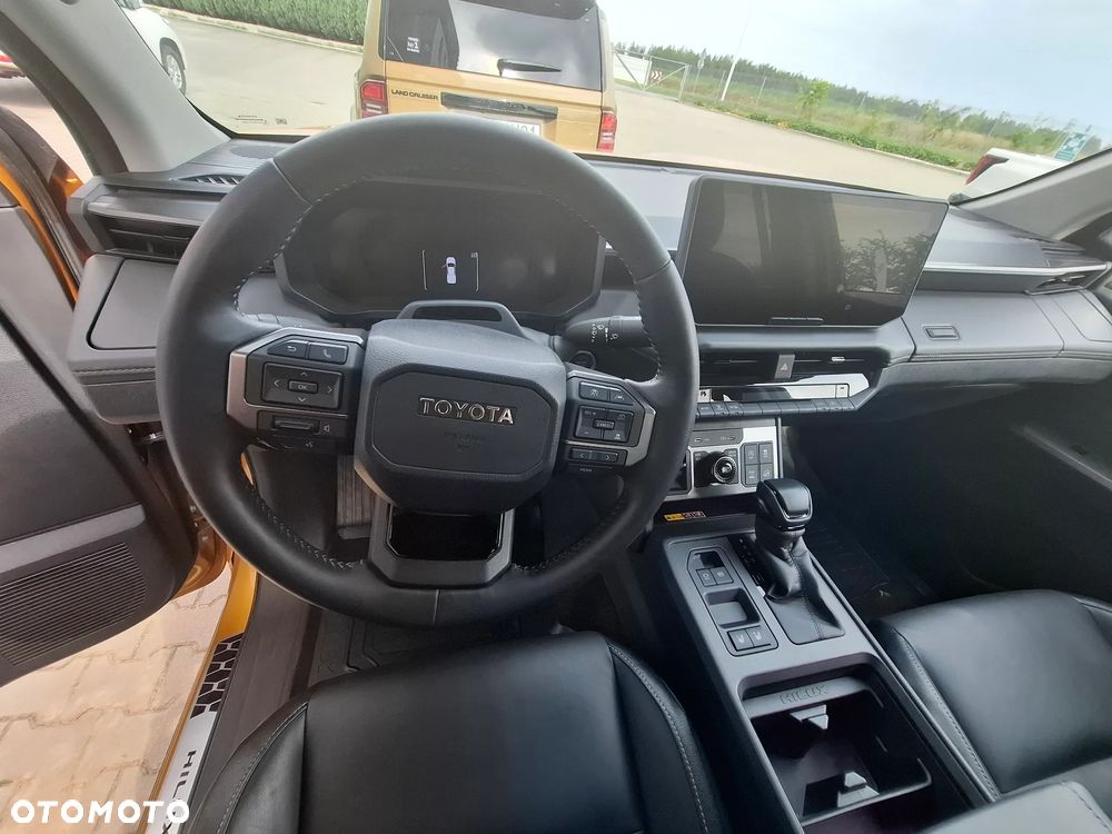 Toyota Hilux - 15