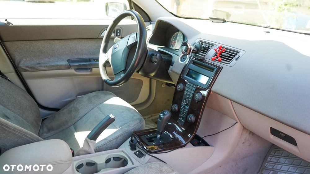 Volvo S40 2.4 - 5