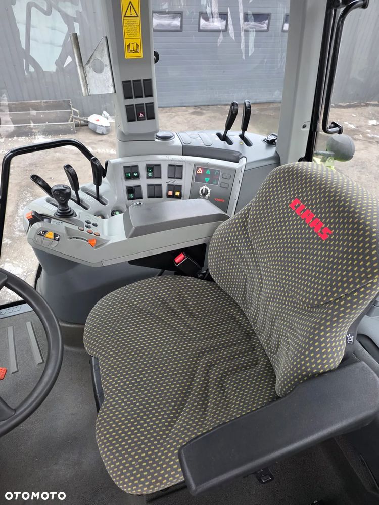 Claas Arion 650 - 11