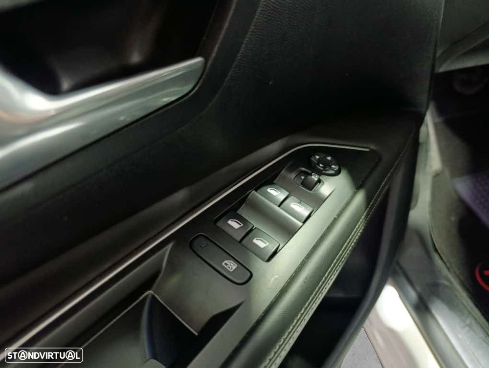 Peugeot 3008 1.2 PureTech Allure EAT8 - 9