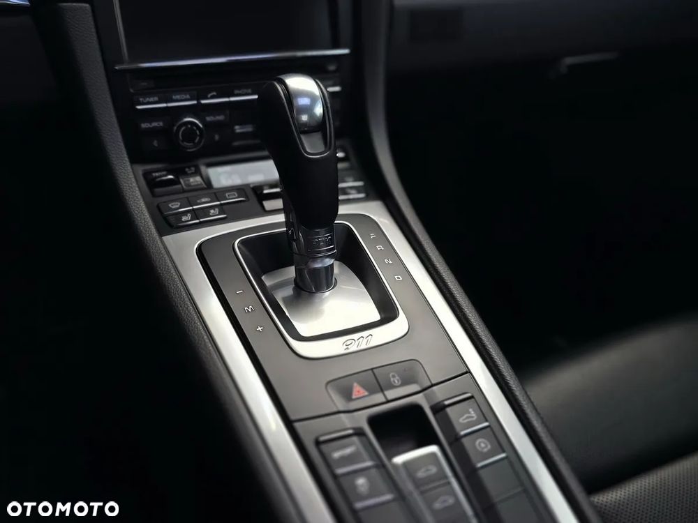 Porsche 911 Carrera PDK - 12