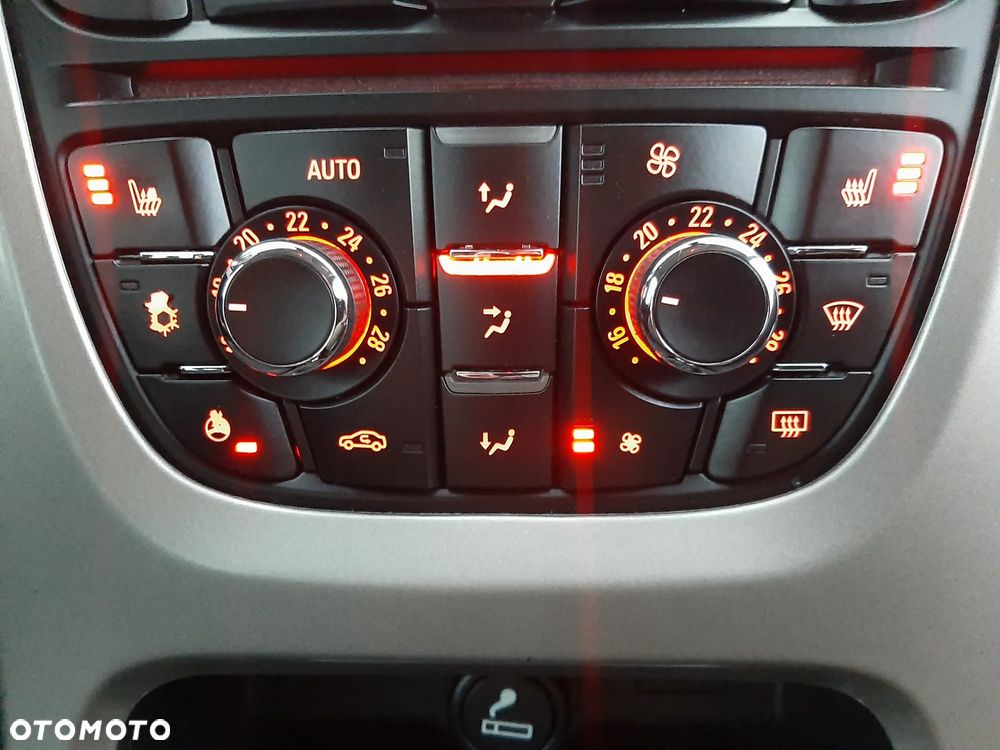 Opel Astra 1.4 Turbo 150 Jahre - 21