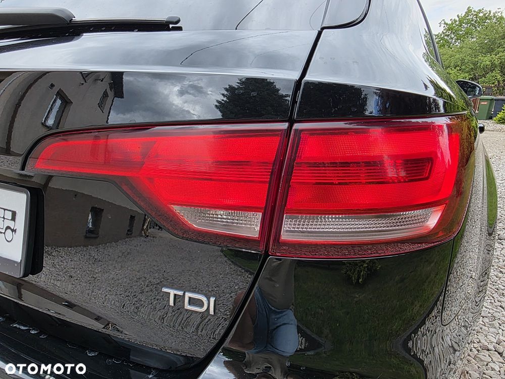 Audi A4 Avant 2.0 TDI DPF clean diesel multitronic S line Sportpaket - 36