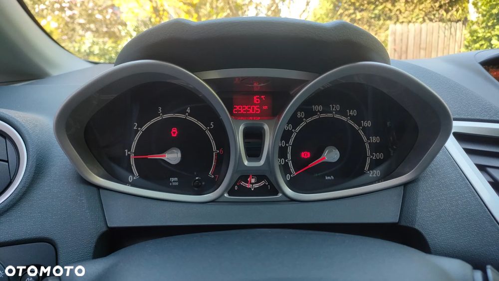Ford Fiesta 1.4 Ghia - 14