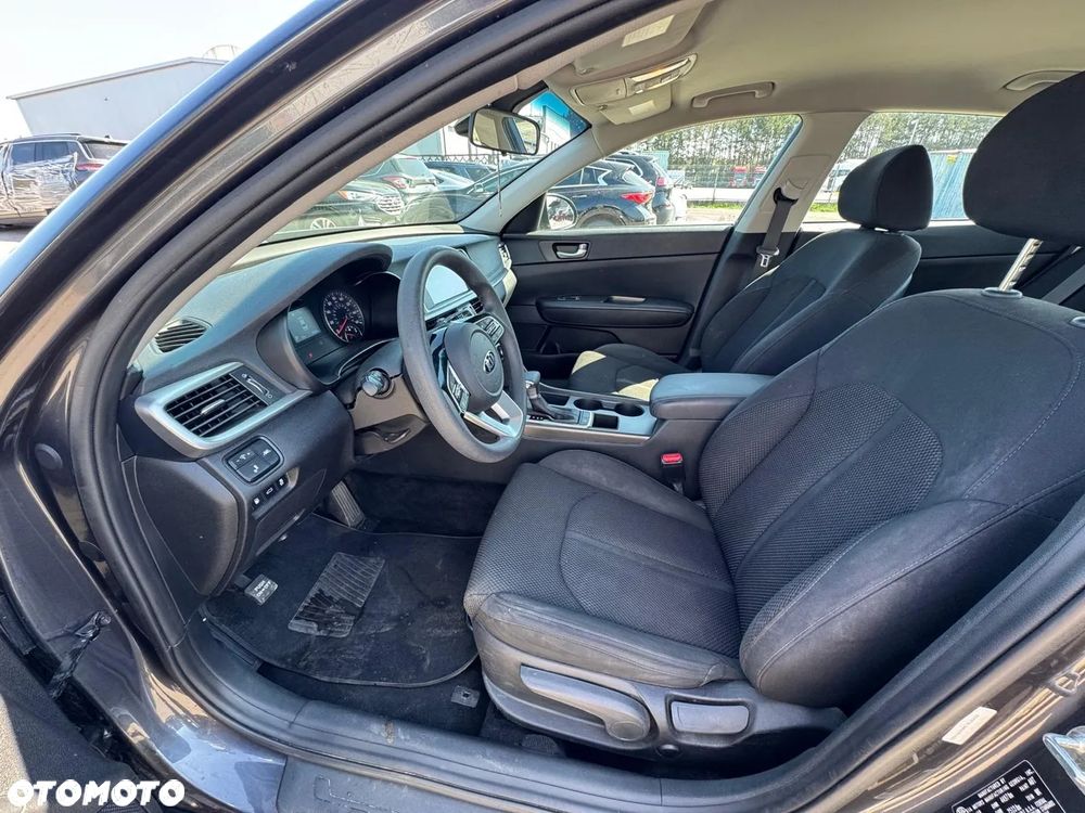 Kia Optima - 8