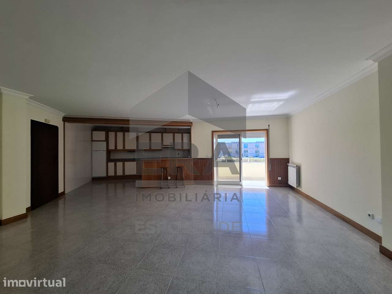 Duplex em Cepães com Piscina e Garagem - Grande imagem: 4/26