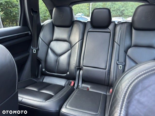 Porsche Cayenne Diesel Platinum Edition - 38