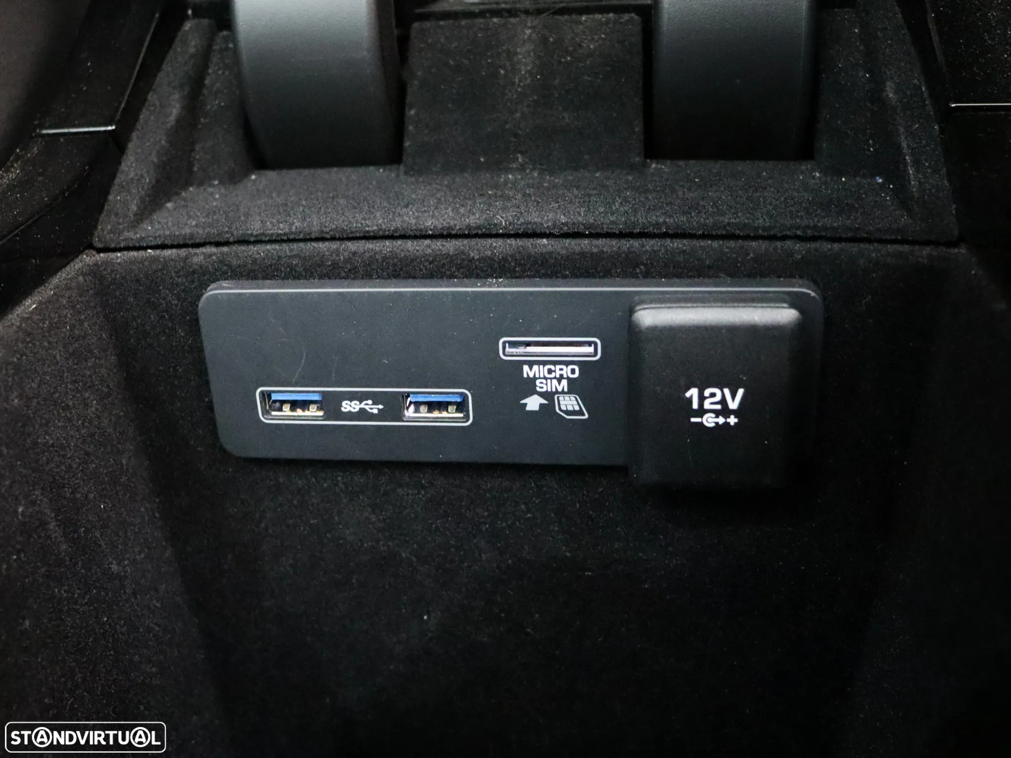 Land Rover Range Rover Velar 2.0 D R-Dynamic SE - 25