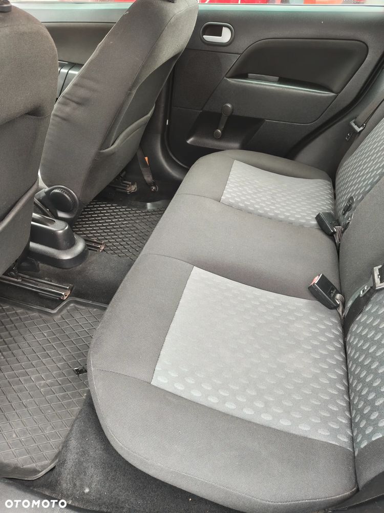 Ford Fiesta - 9