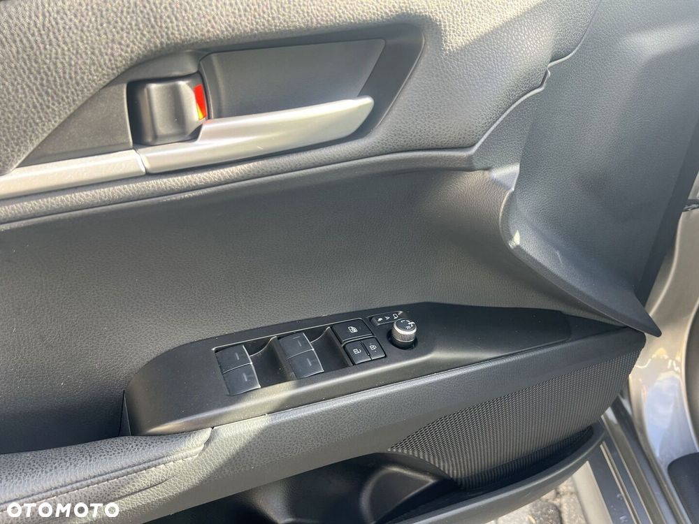 Toyota Camry - 20