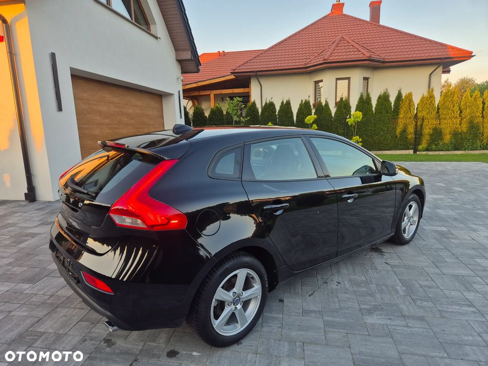 Volvo V40 T2 Kinetic - 22